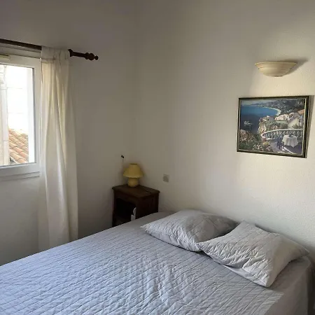 Maison De Climatisee Avec Terrasse, Parking Prive, Proche Et Commerces - Fr-1-387-190 Apartment