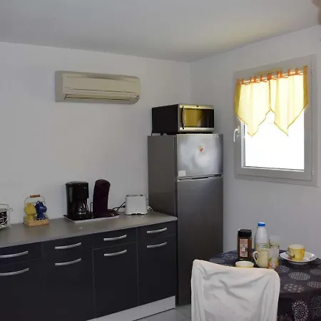Maison De Climatisee Avec Terrasse, Parking Prive, Proche Et Commerces - Fr-1-387-190 Apartment *