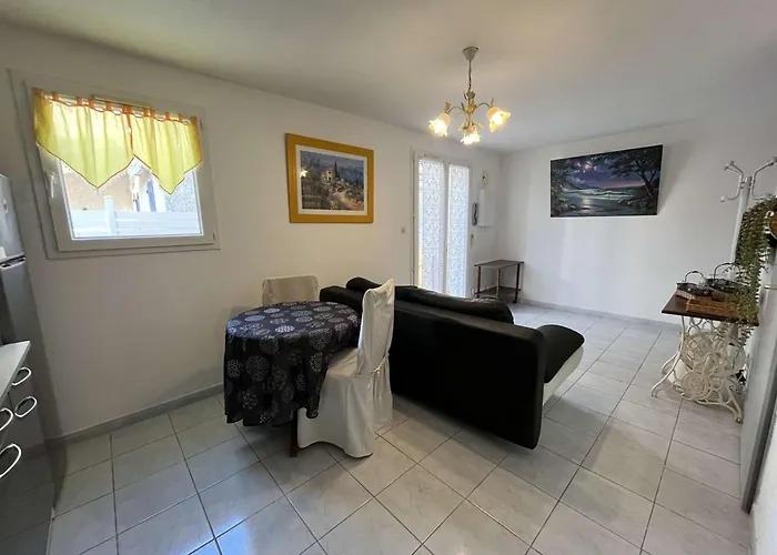 Lejlighed Maison De Climatisee Avec Terrasse, Parking Prive, Proche Et Commerces - Fr-1-387-190